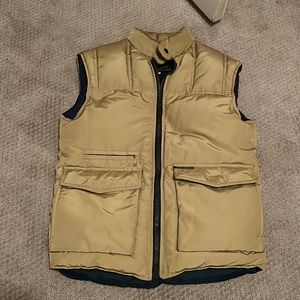 Vintage BILL BLASS men’s down insulated winter vest. Perfect condition. Size S.
